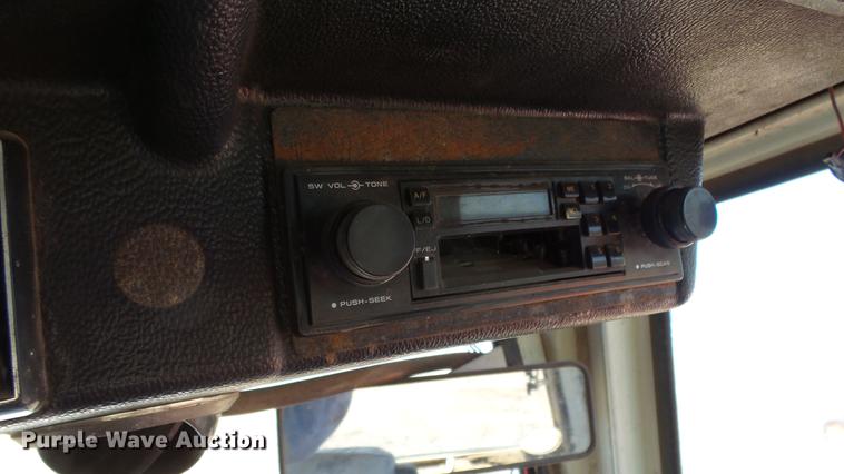 image for item DC3130 Case 2290 tractor