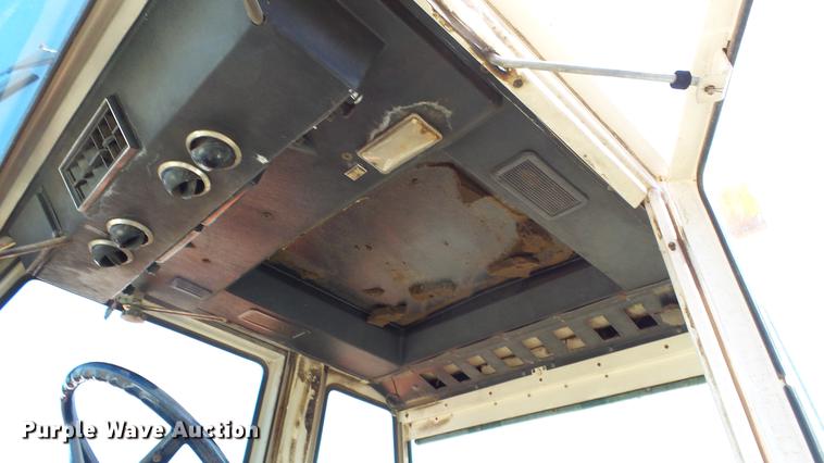 image for item DC3130 Case 2290 tractor