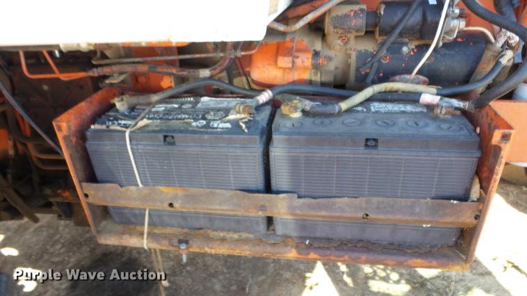 image for item DC3130 Case 2290 tractor