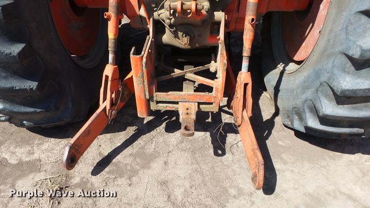 image for item DC3130 Case 2290 tractor