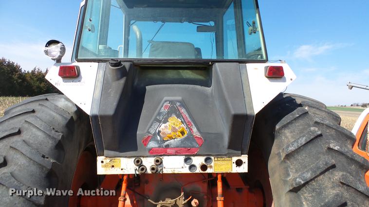 image for item DC3130 Case 2290 tractor