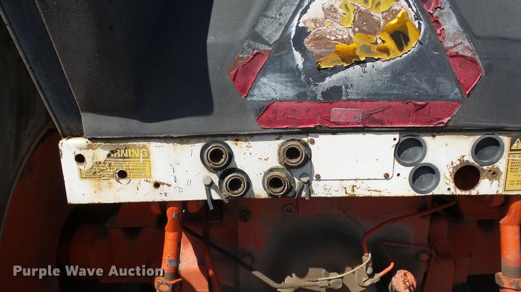 image for item DC3130 Case 2290 tractor