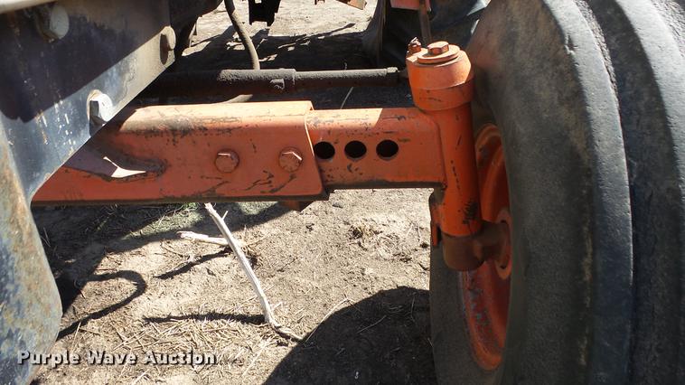 image for item DC3130 Case 2290 tractor