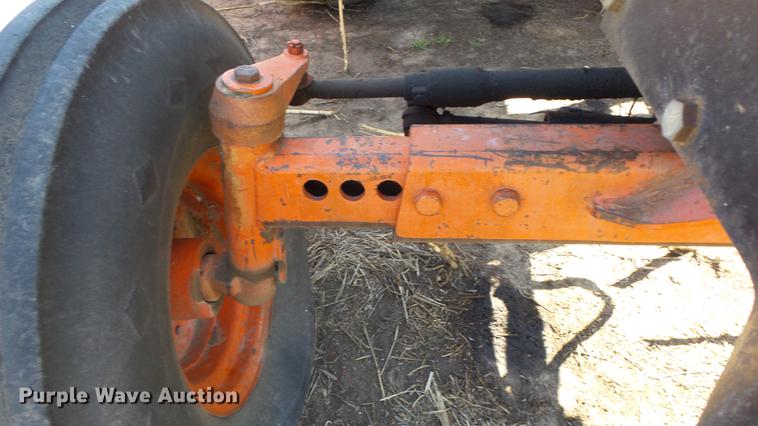 image for item DC3130 Case 2290 tractor