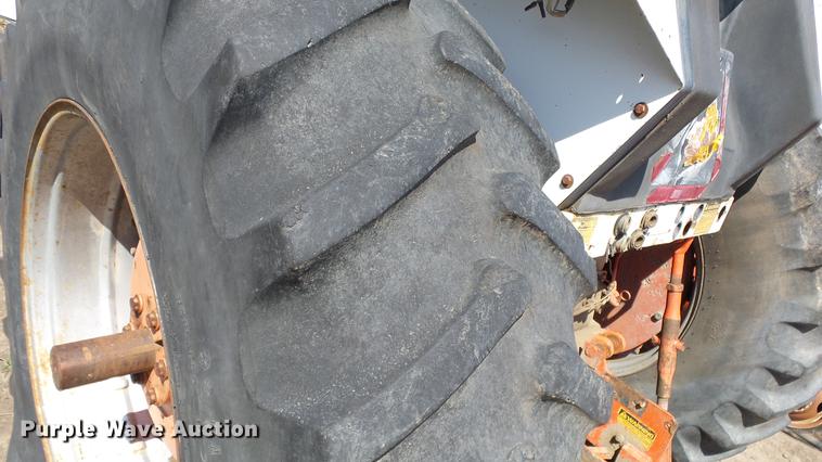 image for item DC3130 Case 2290 tractor