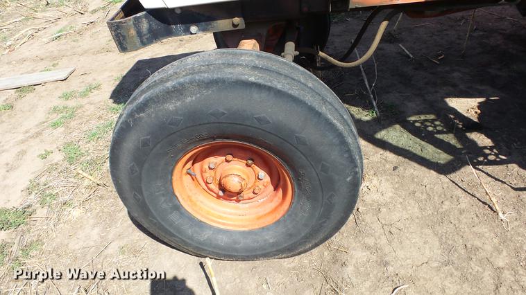 image for item DC3130 Case 2290 tractor