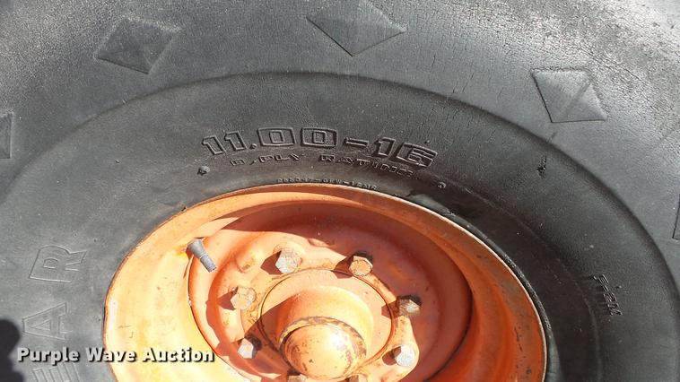 image for item DC3130 Case 2290 tractor