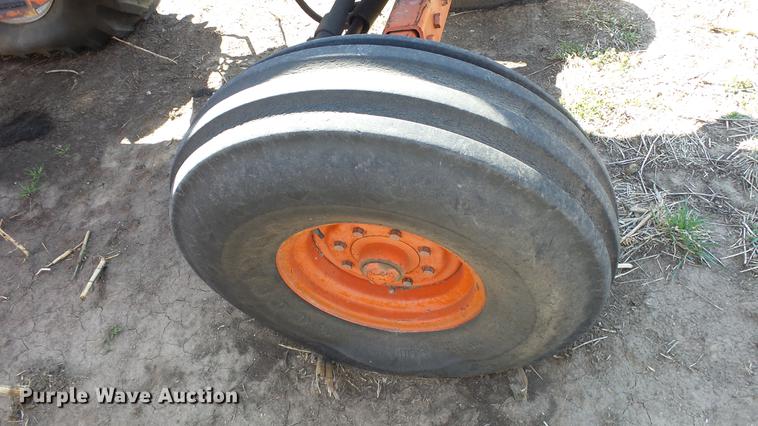 image for item DC3130 Case 2290 tractor