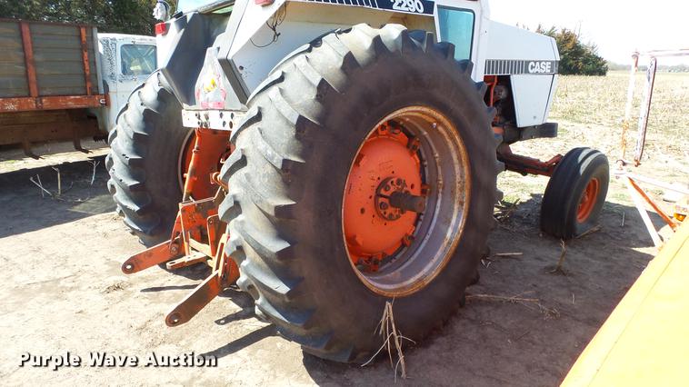 image for item DC3130 Case 2290 tractor