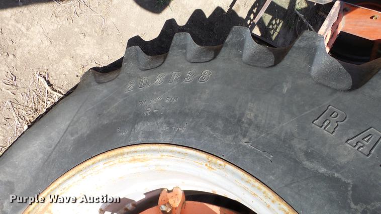 image for item DC3130 Case 2290 tractor