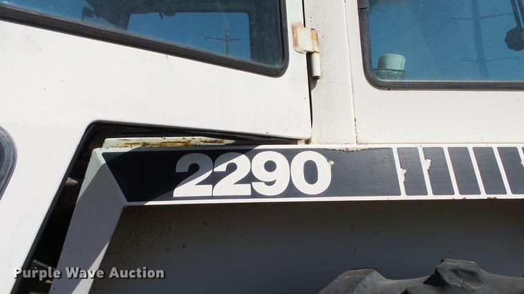 image for item DC3130 Case 2290 tractor