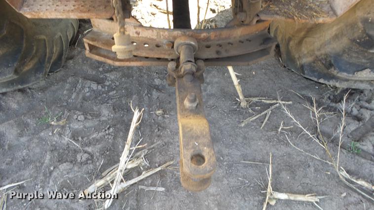 image for item DC3136 Minneapolis Moline G706 MFWD tractor