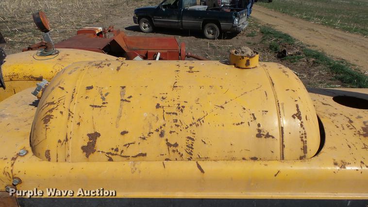 image for item DC3136 Minneapolis Moline G706 MFWD tractor