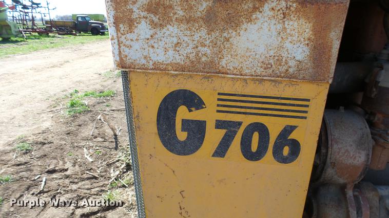 image for item DC3136 Minneapolis Moline G706 MFWD tractor