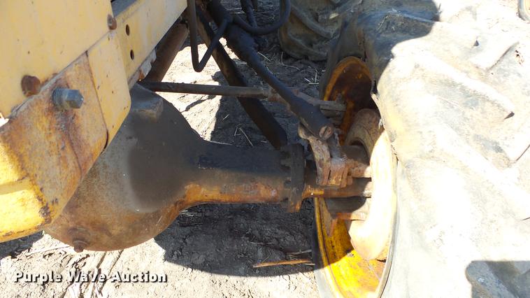 image for item DC3136 Minneapolis Moline G706 MFWD tractor