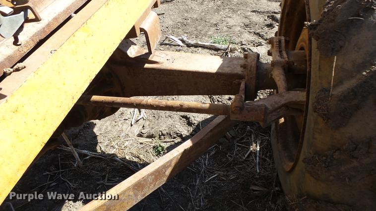 image for item DC3136 Minneapolis Moline G706 MFWD tractor