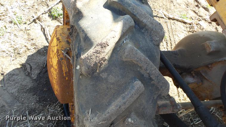 image for item DC3136 Minneapolis Moline G706 MFWD tractor