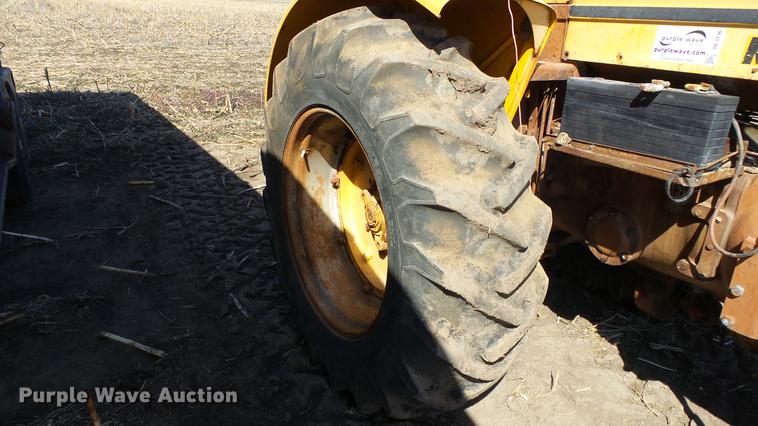 image for item DC3136 Minneapolis Moline G706 MFWD tractor