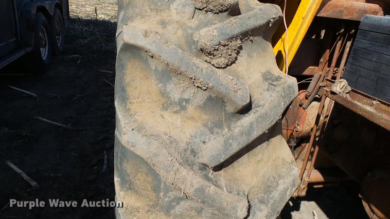 image for item DC3136 Minneapolis Moline G706 MFWD tractor