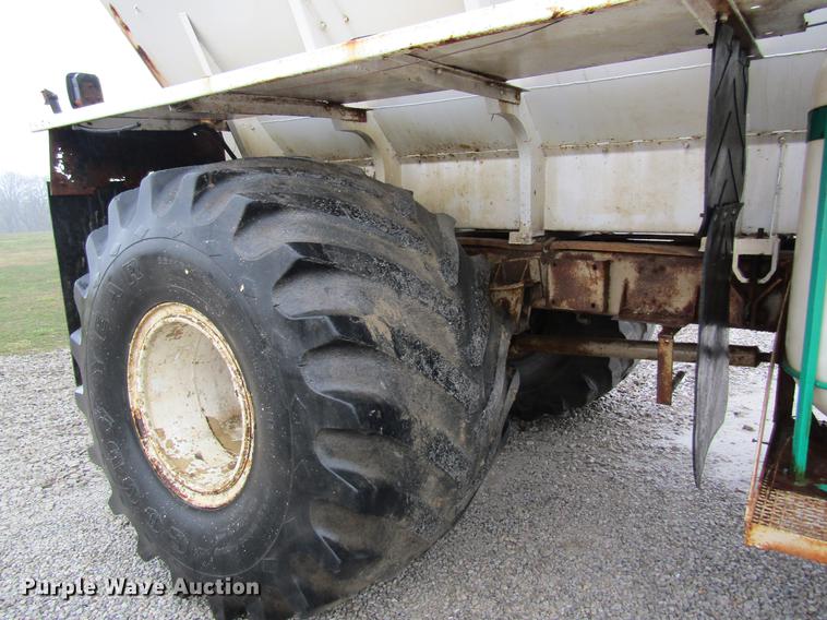 image for item DC4338 Mertz 4250 dry spreader applicator