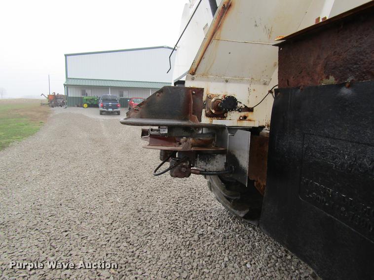 image for item DC4338 Mertz 4250 dry spreader applicator