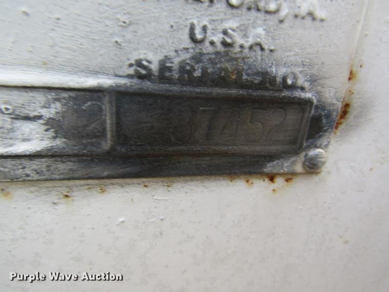 image for item DC4338 Mertz 4250 dry spreader applicator