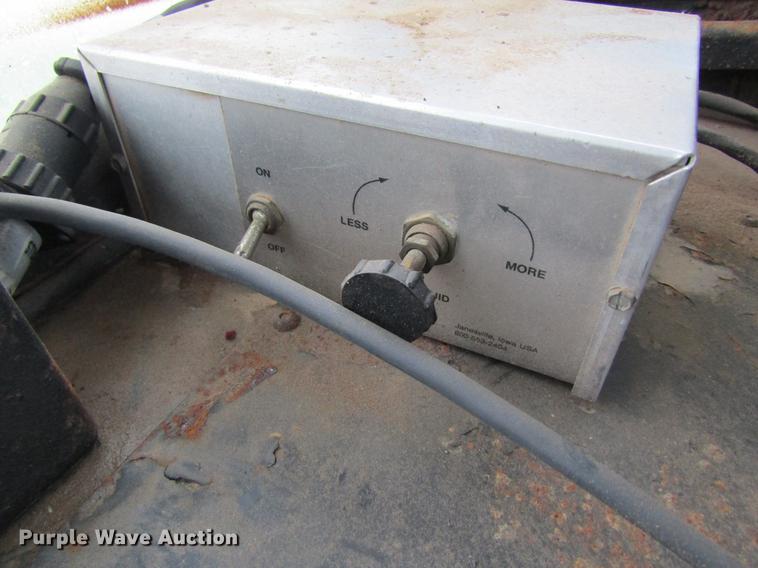 image for item DC4338 Mertz 4250 dry spreader applicator