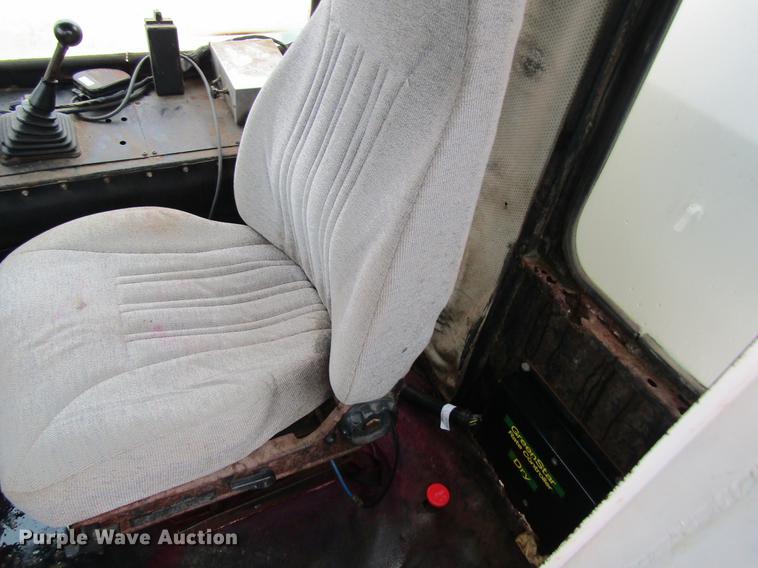 image for item DC4338 Mertz 4250 dry spreader applicator