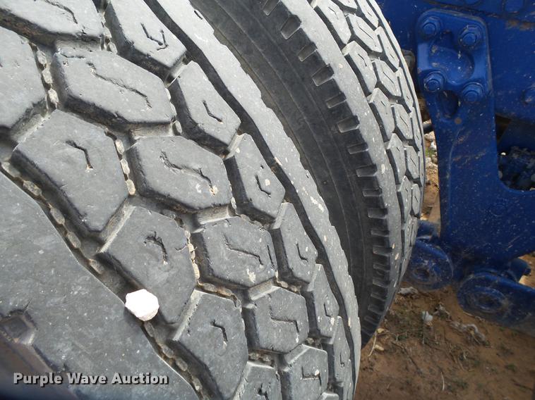 image for item DD1226 1999 Kenworth T800 semi truck