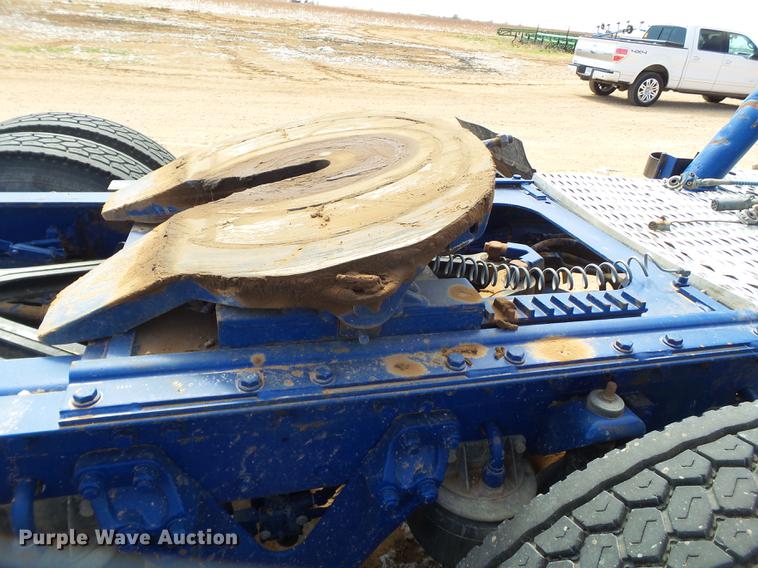 image for item DD1226 1999 Kenworth T800 semi truck