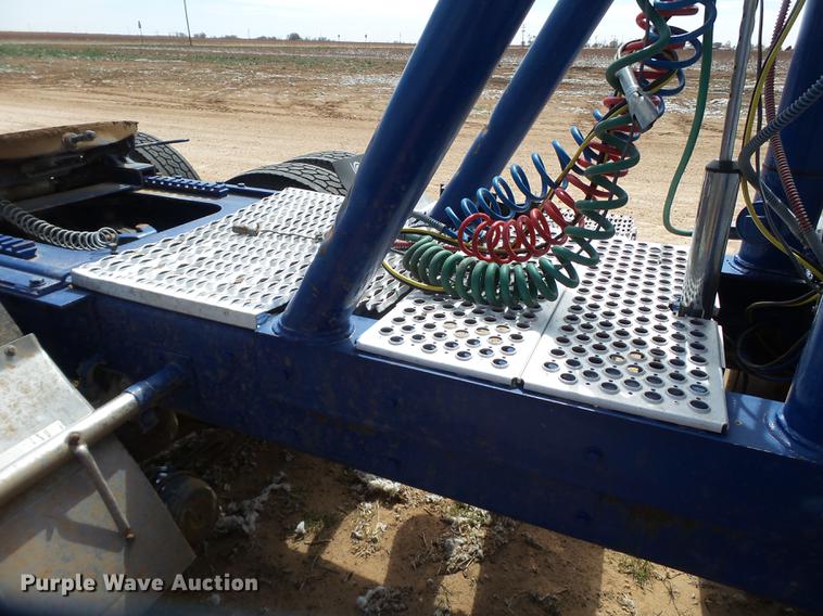 image for item DD1226 1999 Kenworth T800 semi truck