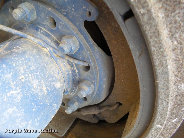 image for item DD1226 1999 Kenworth T800 semi truck