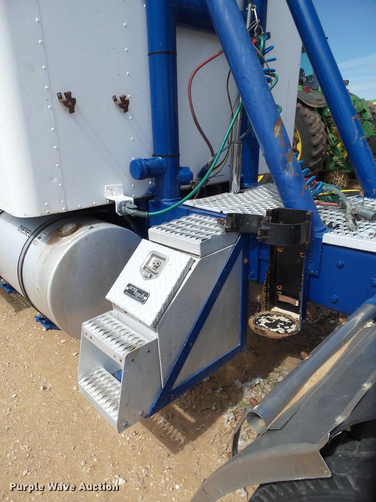 image for item DD1226 1999 Kenworth T800 semi truck