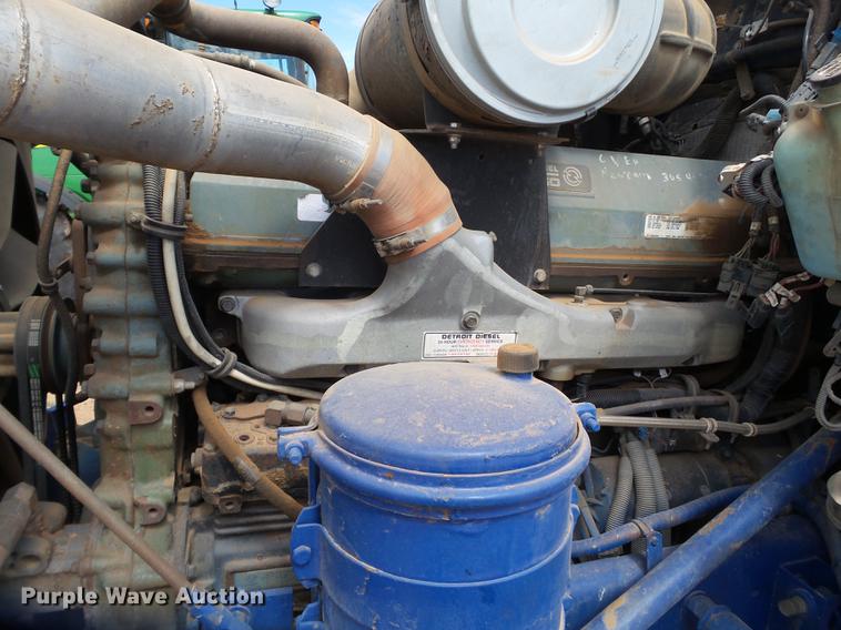 image for item DD1226 1999 Kenworth T800 semi truck