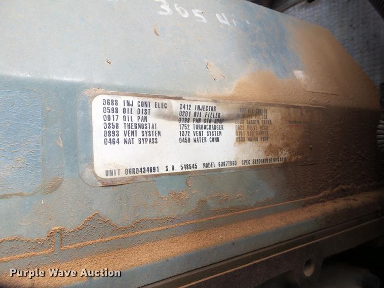 image for item DD1226 1999 Kenworth T800 semi truck