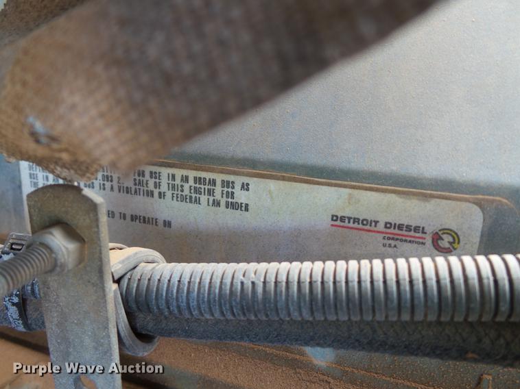 image for item DD1226 1999 Kenworth T800 semi truck