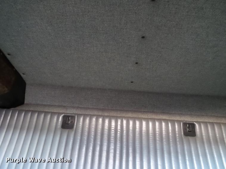 image for item DD1226 1999 Kenworth T800 semi truck