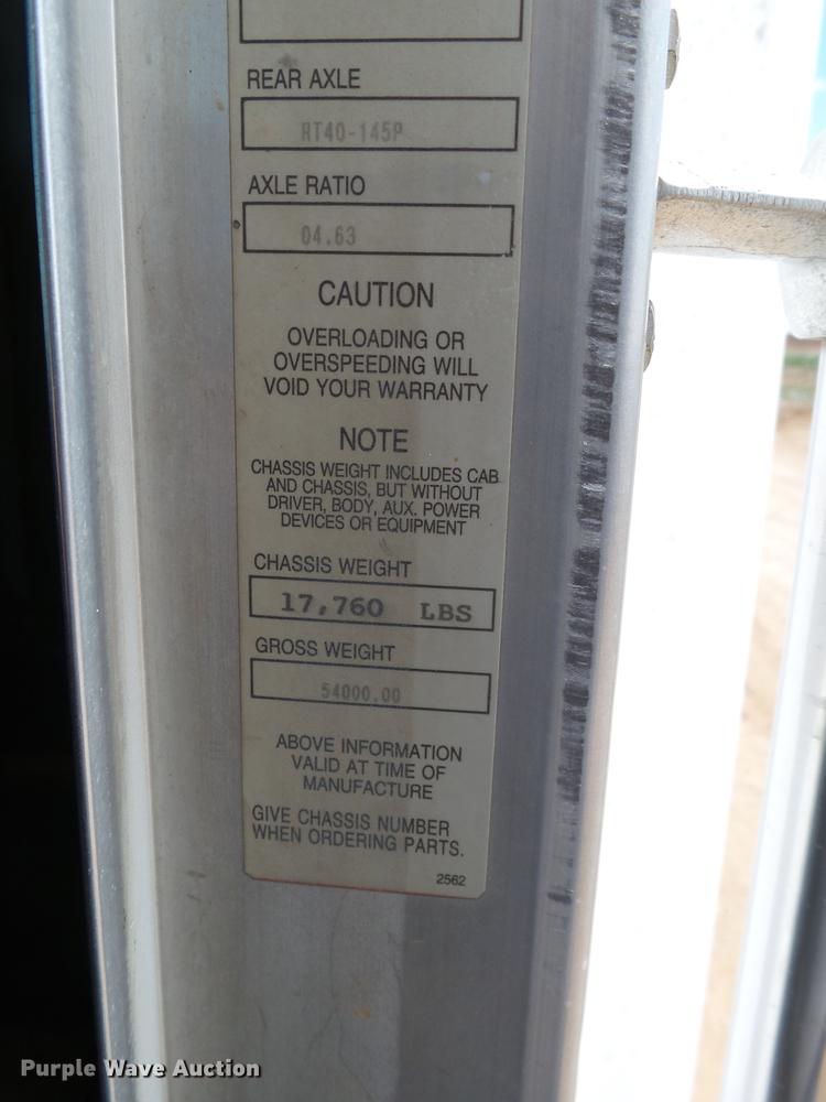 image for item DD1226 1999 Kenworth T800 semi truck