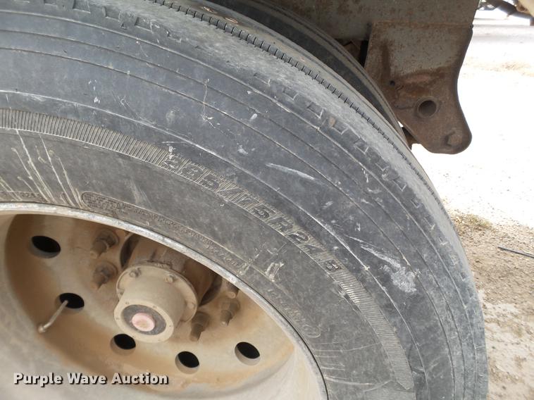 image for item DD1227 2002 Jet double hopper grain trailer