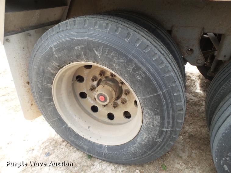 image for item DD1227 2002 Jet double hopper grain trailer