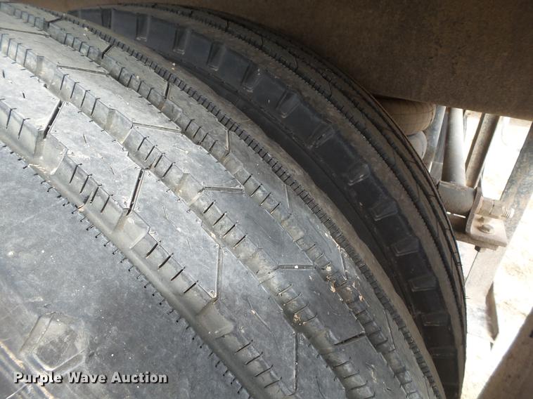 image for item DD1227 2002 Jet double hopper grain trailer