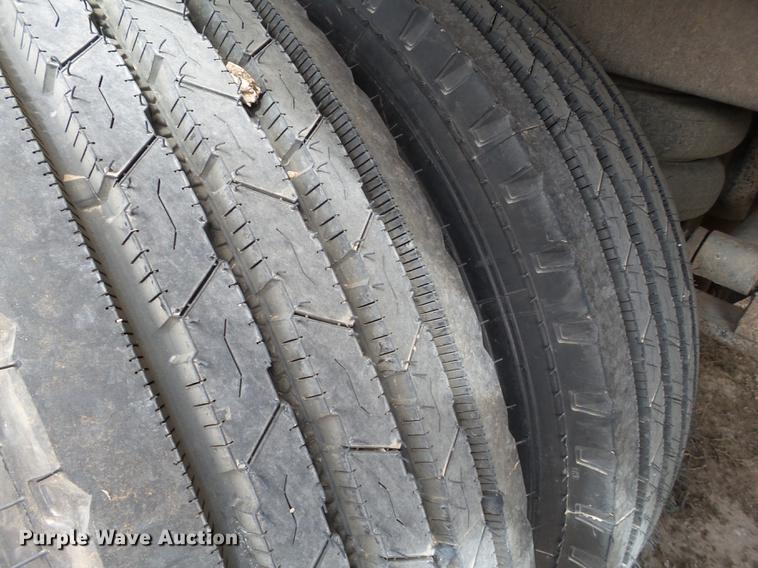 image for item DD1227 2002 Jet double hopper grain trailer