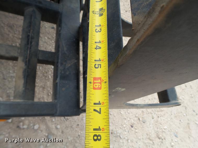 image for item DD1228 2008 Behnke sprayer fertilizer tender trailer