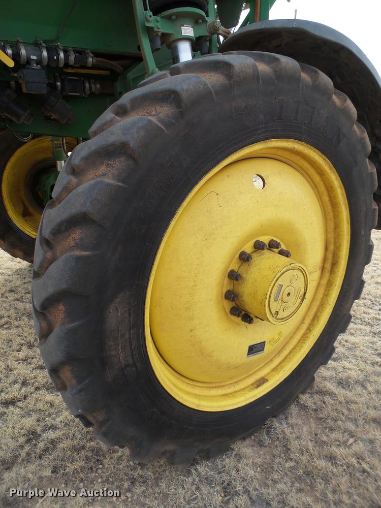 image for item DD1229 2013 John Deere 4830 sprayer