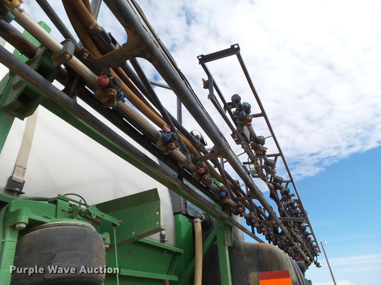 image for item DD1229 2013 John Deere 4830 sprayer