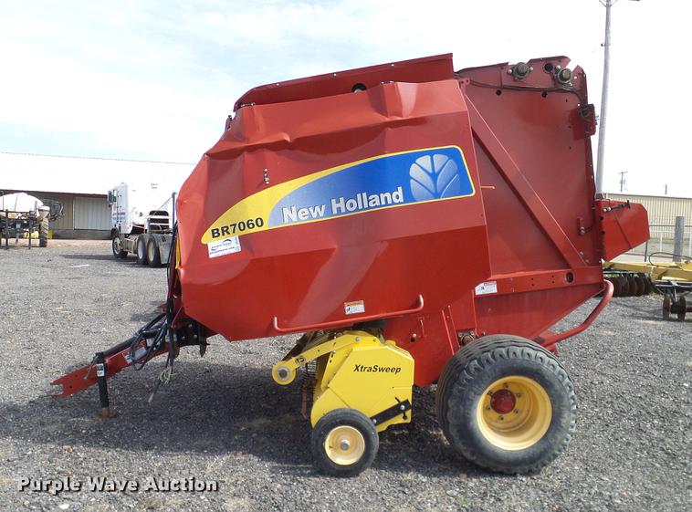 image for item DD1352 2014 New Holland BR7060 round baler