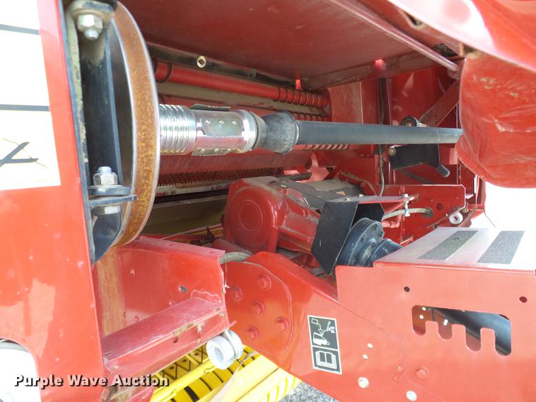 image for item DD1352 2014 New Holland BR7060 round baler