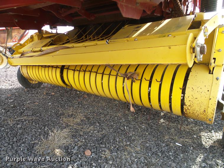 image for item DD1352 2014 New Holland BR7060 round baler