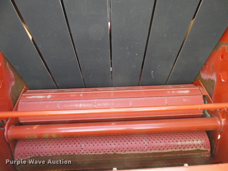 image for item DD1352 2014 New Holland BR7060 round baler