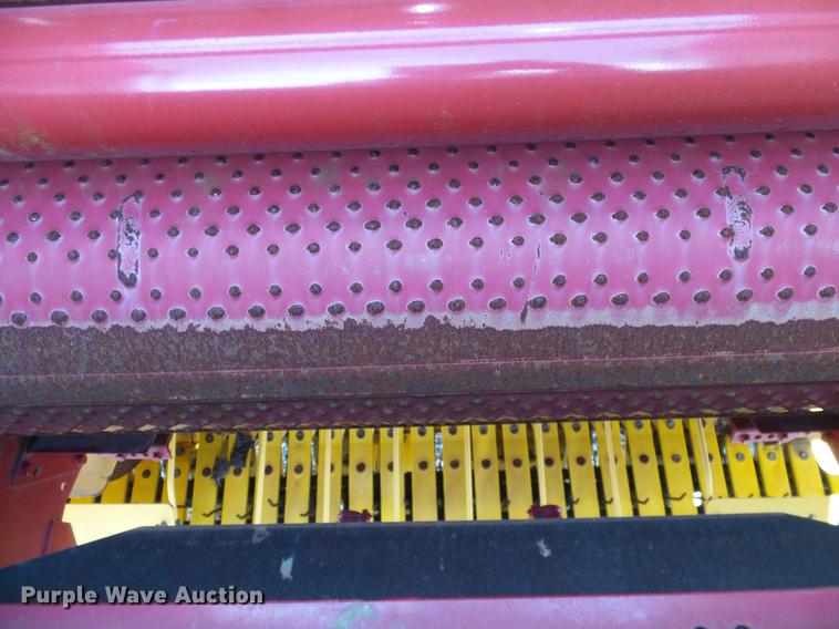 image for item DD1352 2014 New Holland BR7060 round baler